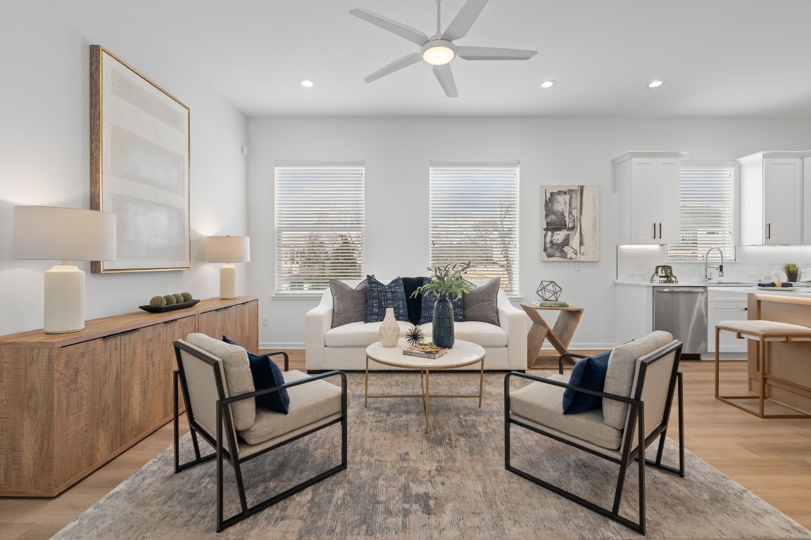 4754 Martin Hill Street Houston, TX 77018 - Photo 14 of 48