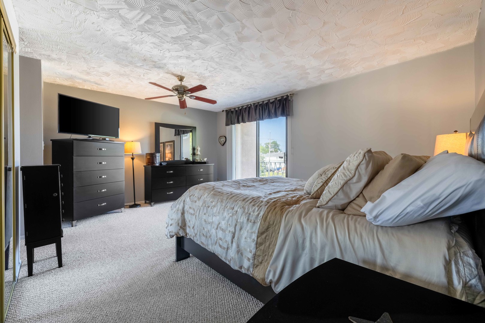 9239 Ballard Road Des Plaines, IL 60016 - Photo 12 of 16 Gallery Image 12