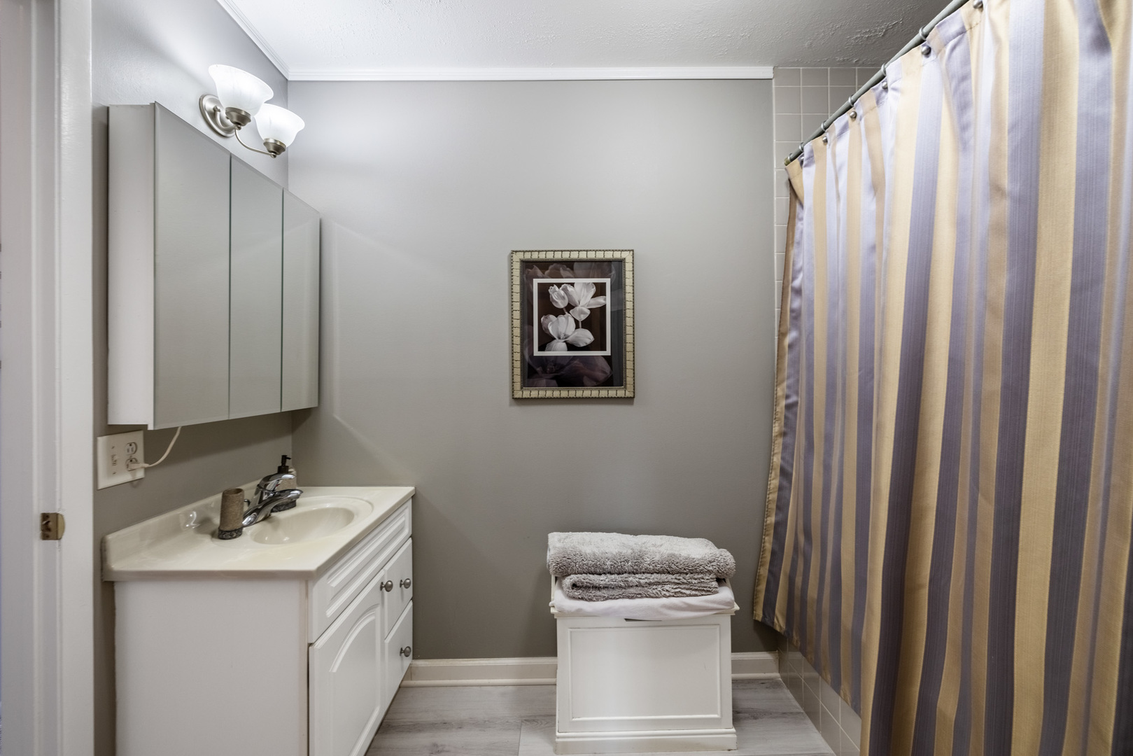 9239 Ballard Road Des Plaines, IL 60016 - Photo 14 of 16 Gallery Image 14