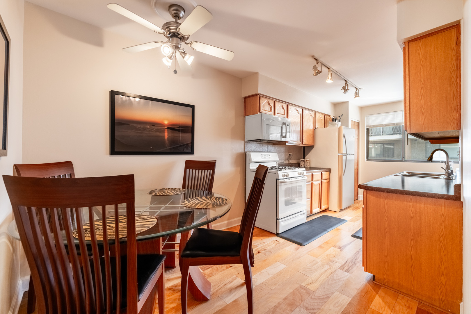 9239 Ballard Road Des Plaines, IL 60016 - Photo 9 of 16 Gallery Image 9