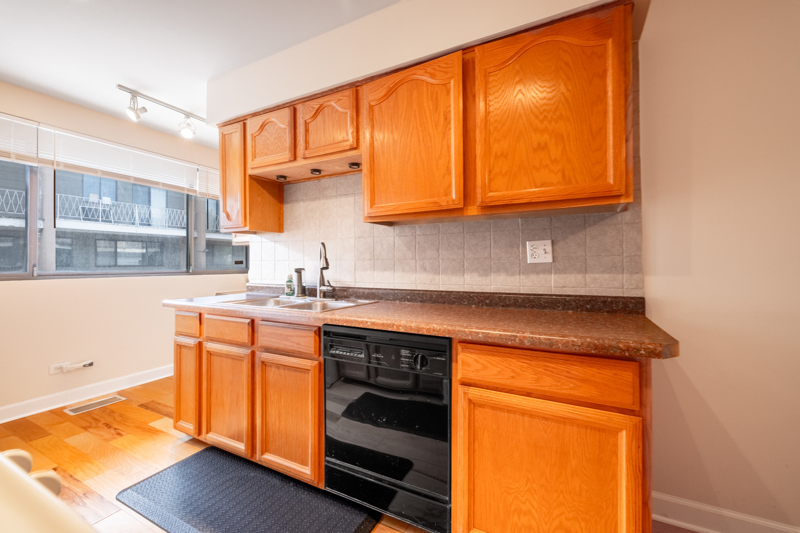 9239 Ballard Road Des Plaines, IL 60016 - Photo 10 of 16 Gallery Image 10