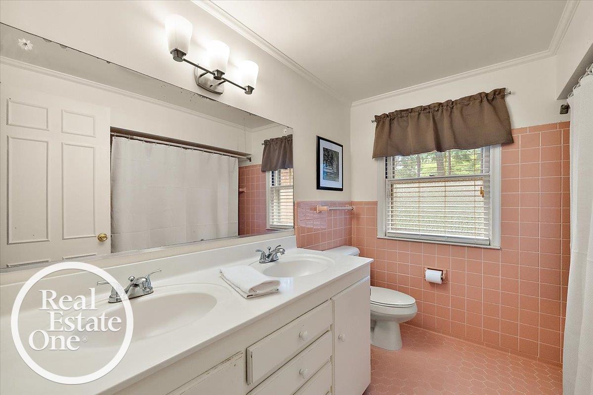 324 Cloverly Road Grosse Pointe Farms, MI 48236 - Photo 35 of 46