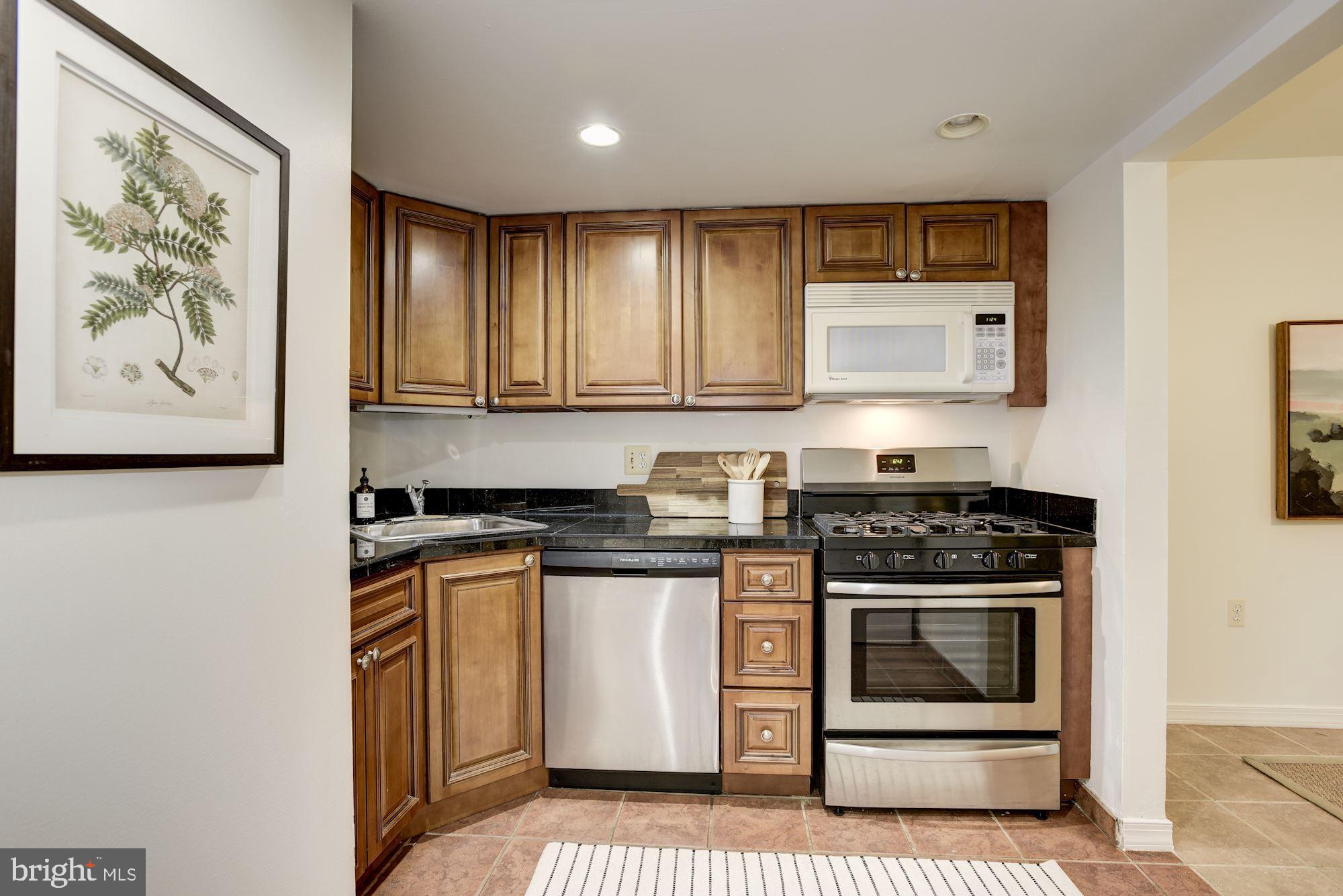 1400 Northgate Square, Unit 2A Reston, VA 20190 - Photo 14 of 27 Kitchen