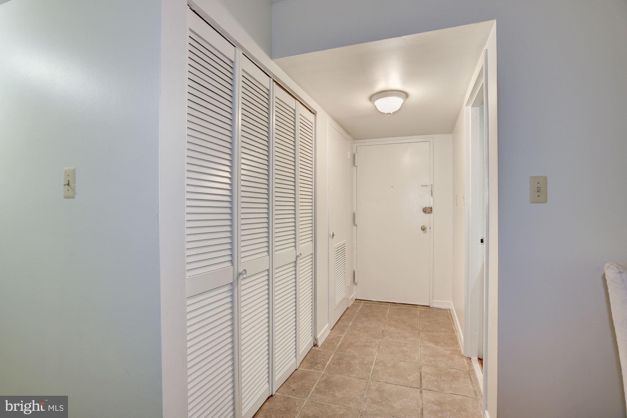 1400 Northgate Square, Unit 2A Reston, VA 20190 - Photo 3 of 27 Foyer