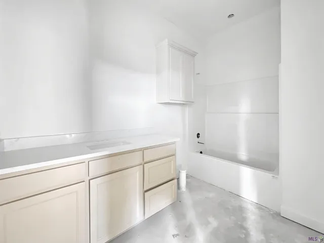 $405,000 | 39521 Hernando De Soto Drive, Darrow, LA 70725