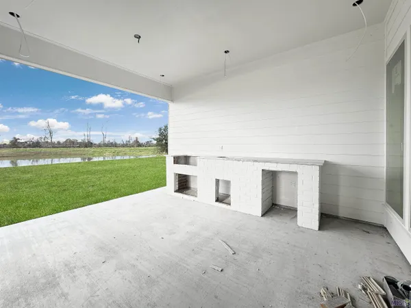 $405,000 | 39521 Hernando De Soto Drive, Darrow, LA 70725