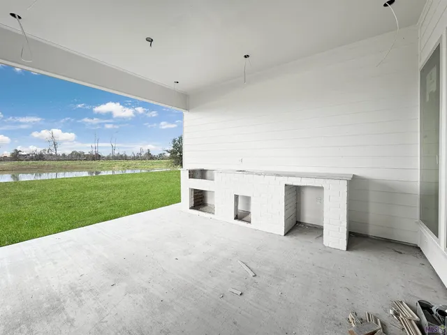 $405,000 | 39521 Hernando De Soto Drive, Darrow, LA 70725