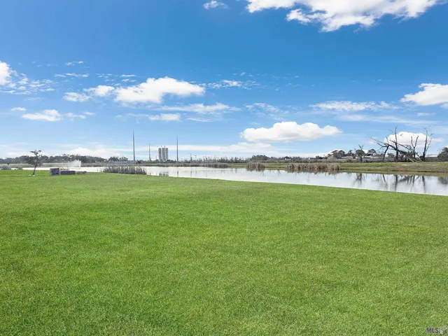 $405,000 | 39521 Hernando De Soto Drive, Darrow, LA 70725