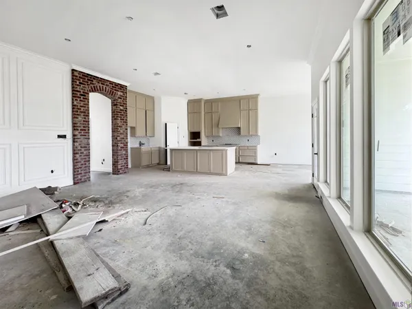$405,000 | 39521 Hernando De Soto Drive, Darrow, LA 70725