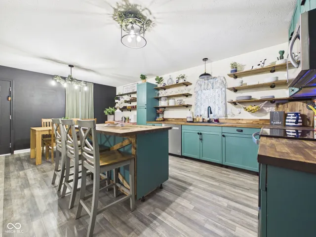 $324,900 | 3004 West Kings Cyn Road, Muncie, IN 47303