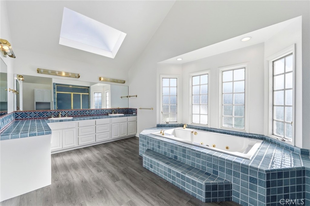 23721 Sarda Road Valencia, CA 91355 - Photo 40 of 46 Gallery Image 40