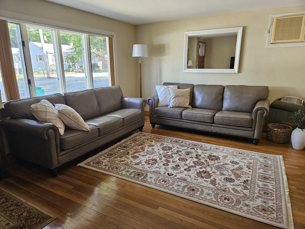 22 O'Callaghan Way Lynn, MA 01905 - Photo 2 of 18