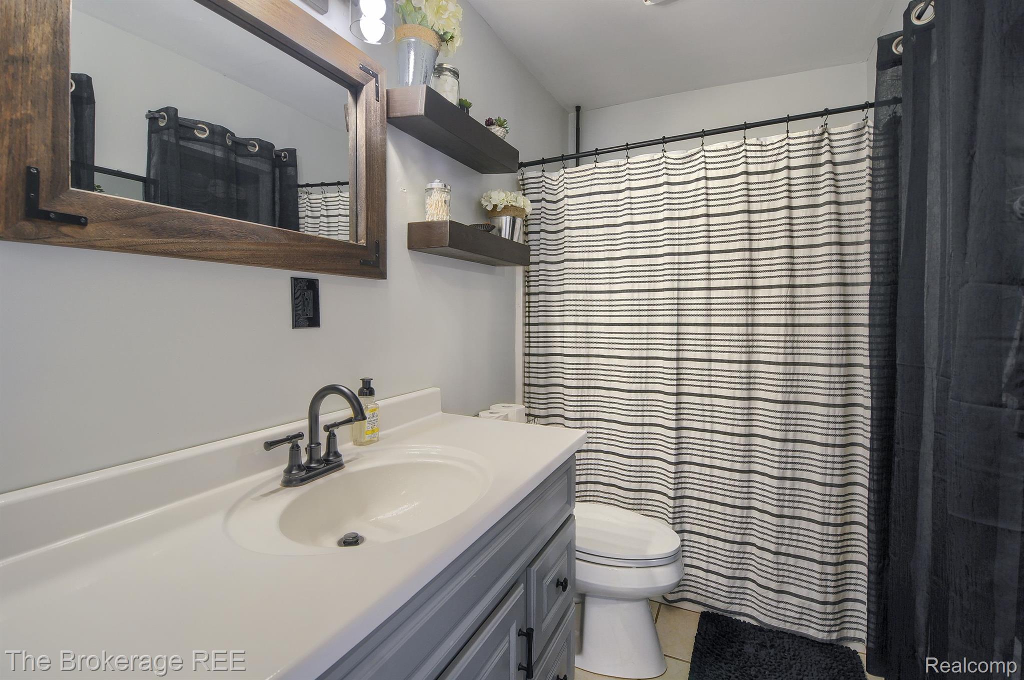 6508 Coldwater Road Flushing, MI 48433 - Photo 21 of 39 Gallery Image 21