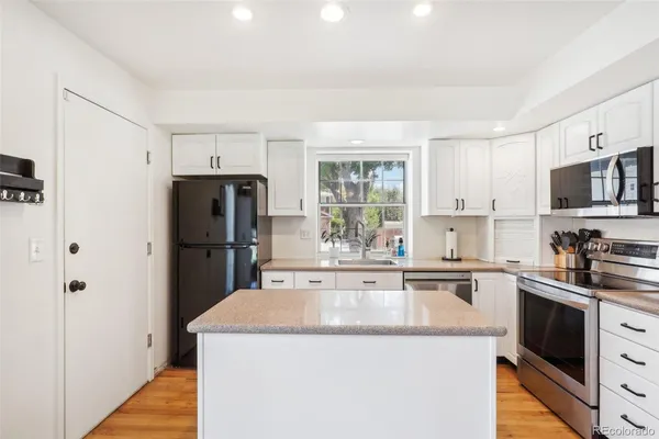 $2,995 | 16921 East Progress Circle North, Centennial, CO 80015