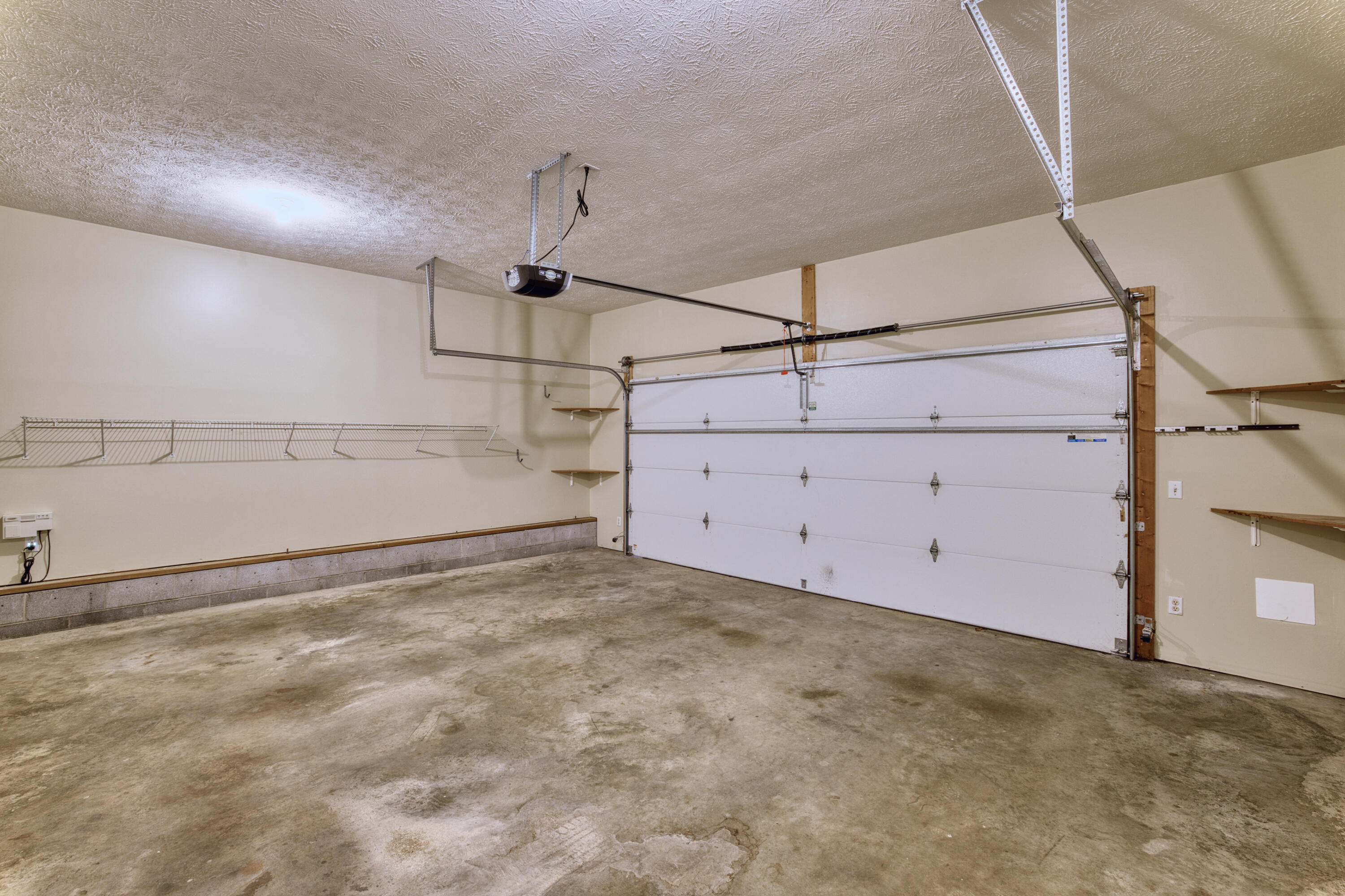 130 Spring Lane Ringgold, GA 30736 - Photo 20 of 35 Garage