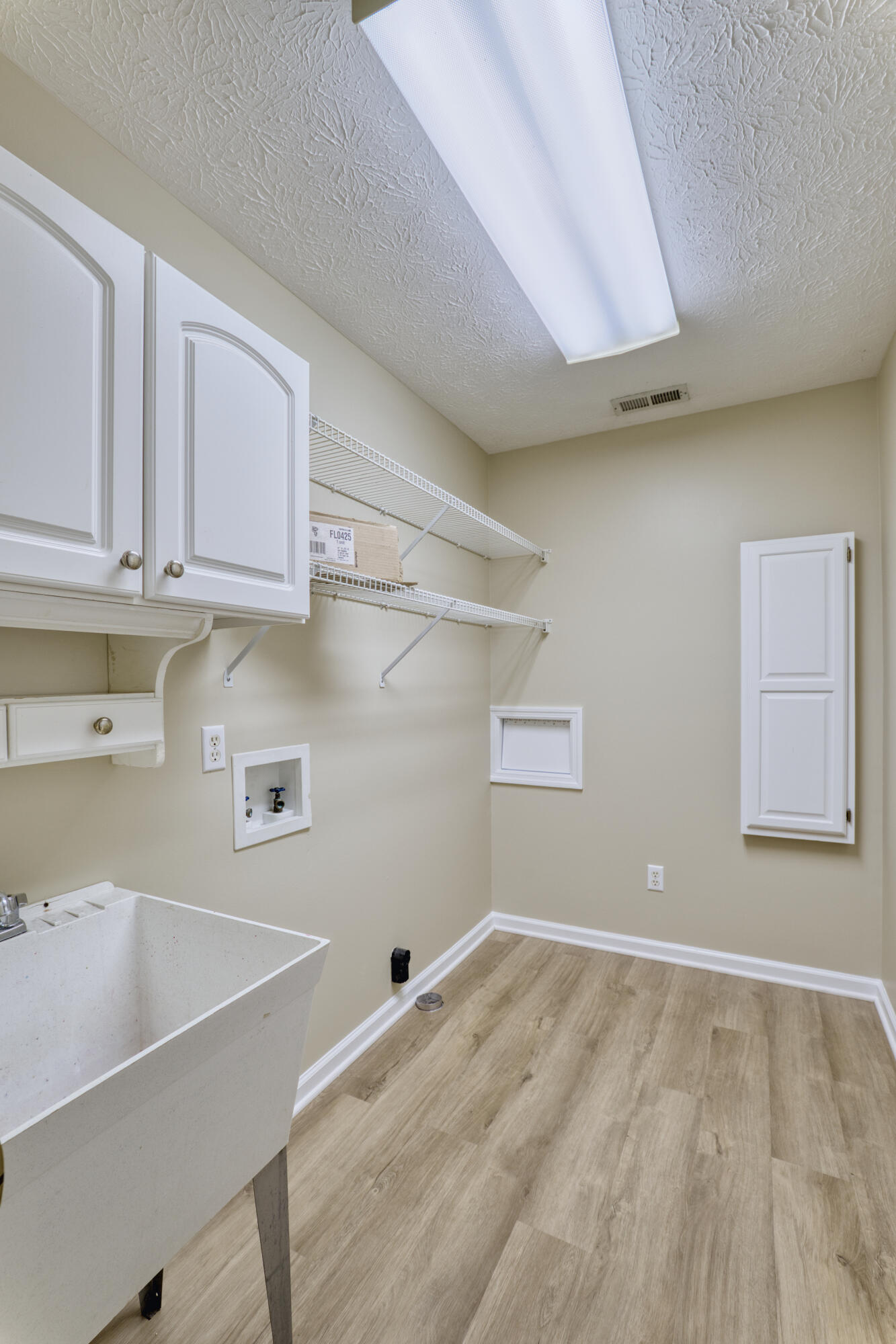 130 Spring Lane Ringgold, GA 30736 - Photo 24 of 35 Laundry Room