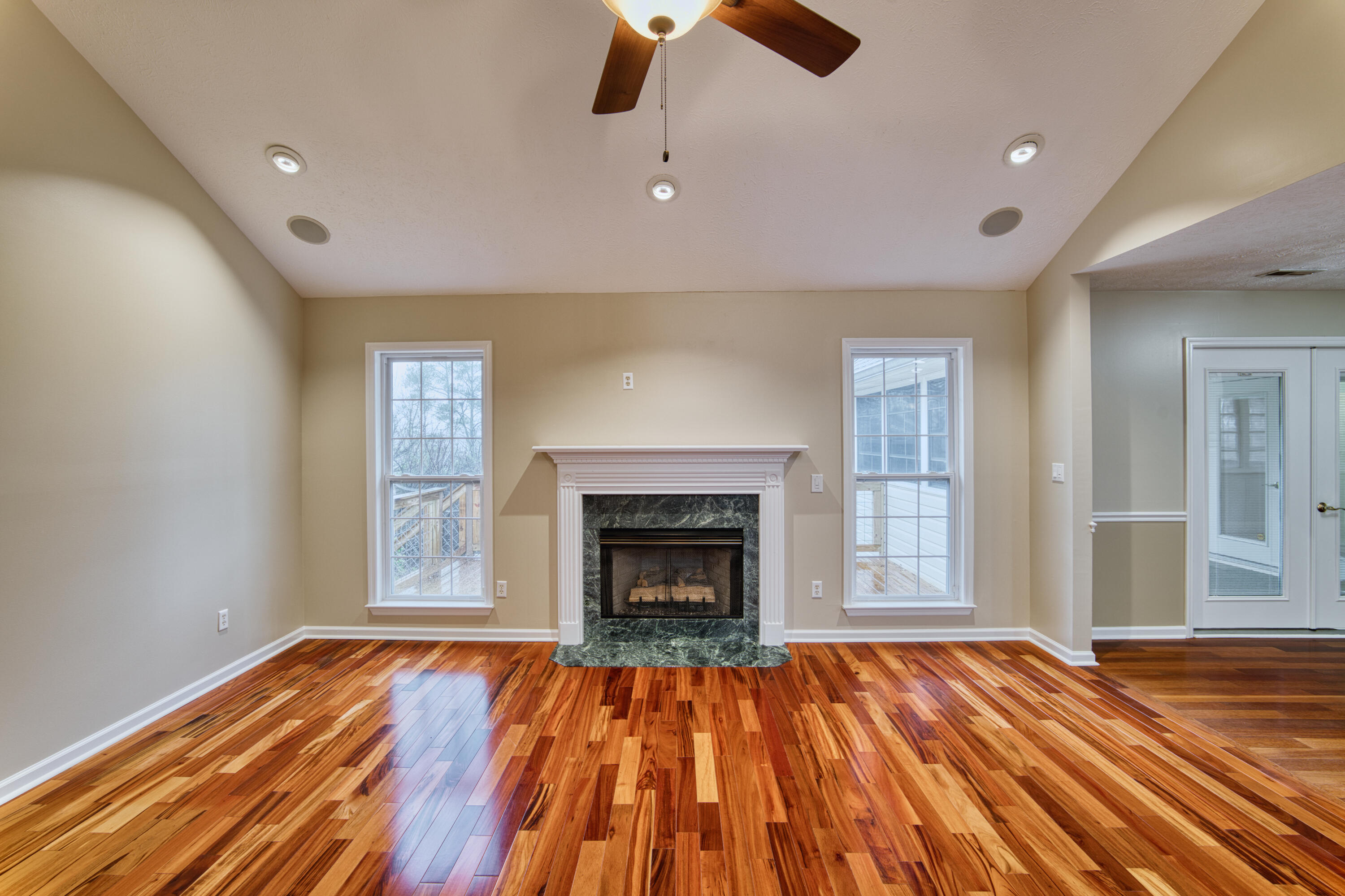 130 Spring Lane Ringgold, GA 30736 - Photo 7 of 35 Livingroom