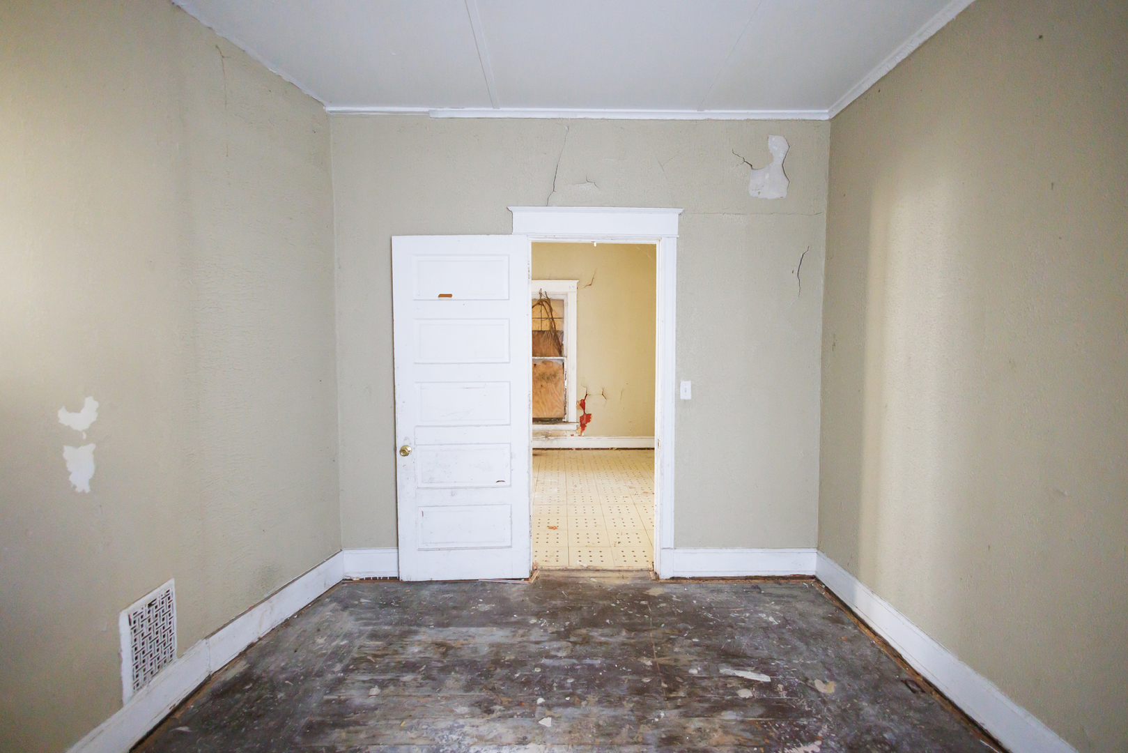 427 South Chicago Avenue Kankakee, IL 60901 - Photo 26 of 60 a view of an empty room
