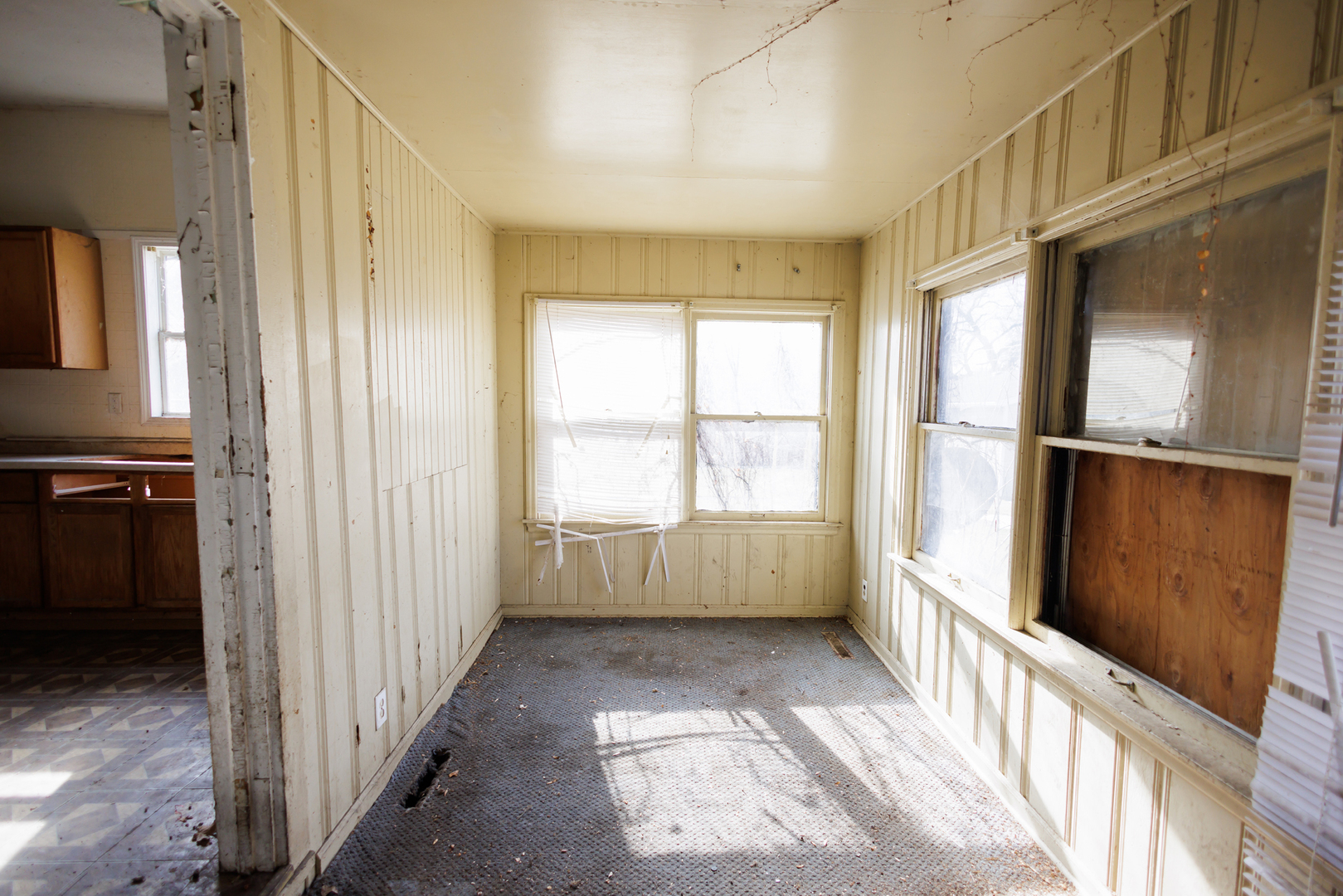 427 South Chicago Avenue Kankakee, IL 60901 - Photo 29 of 60 a view of room with window and hardwood floor