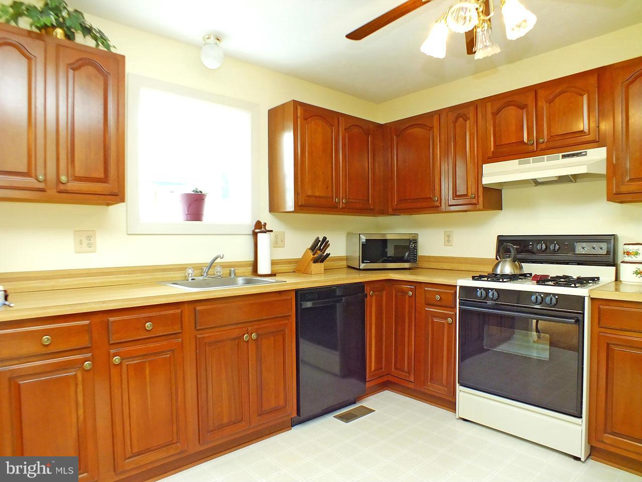 3848 Dakota Road Hampstead, MD 21074 - Photo 6 of 23 Kitchen, View 1