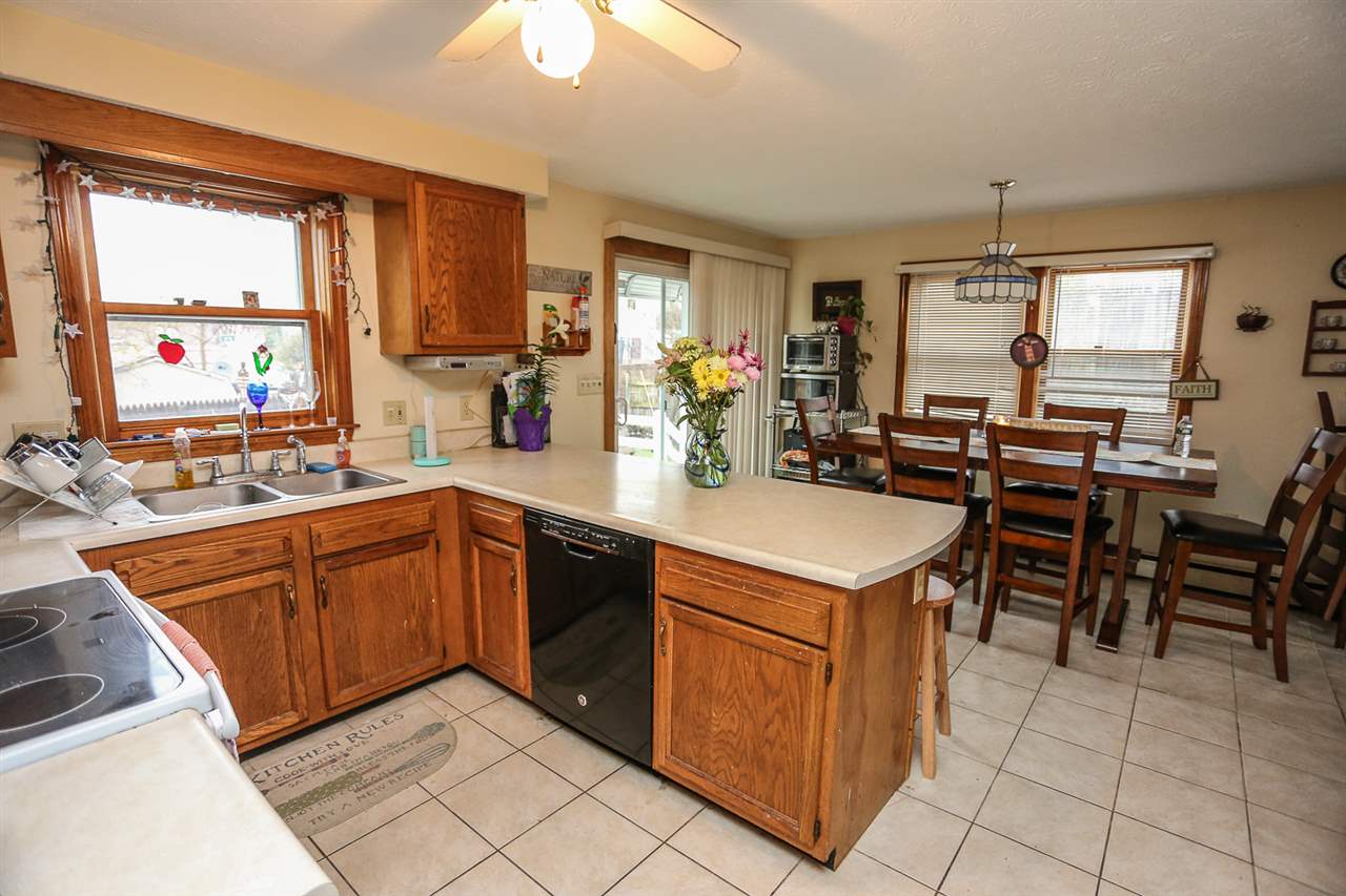 10 R Norman Drive Derry, NH 03038 - Photo 2 of 17