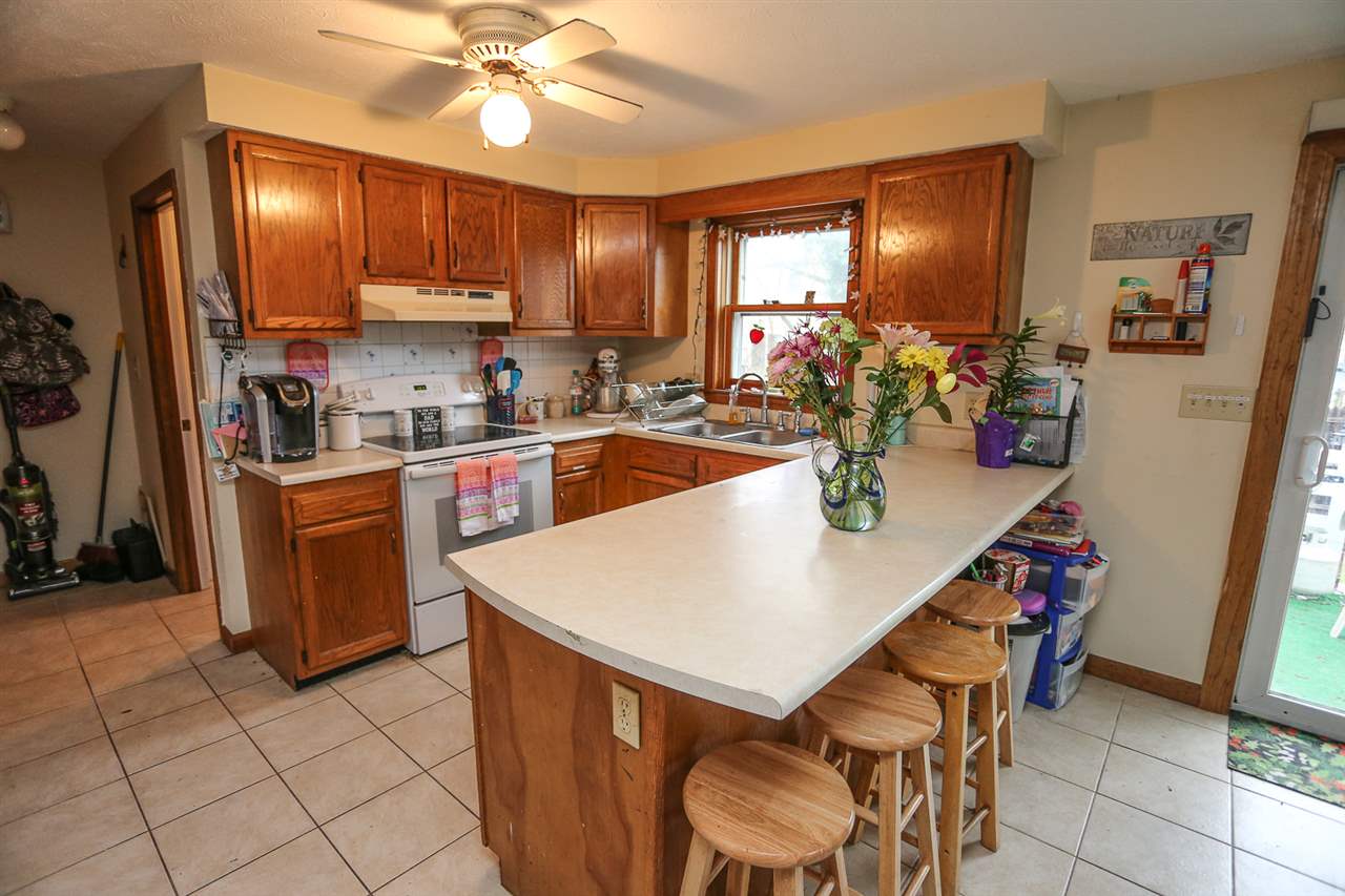 10 R Norman Drive Derry, NH 03038 - Photo 3 of 17
