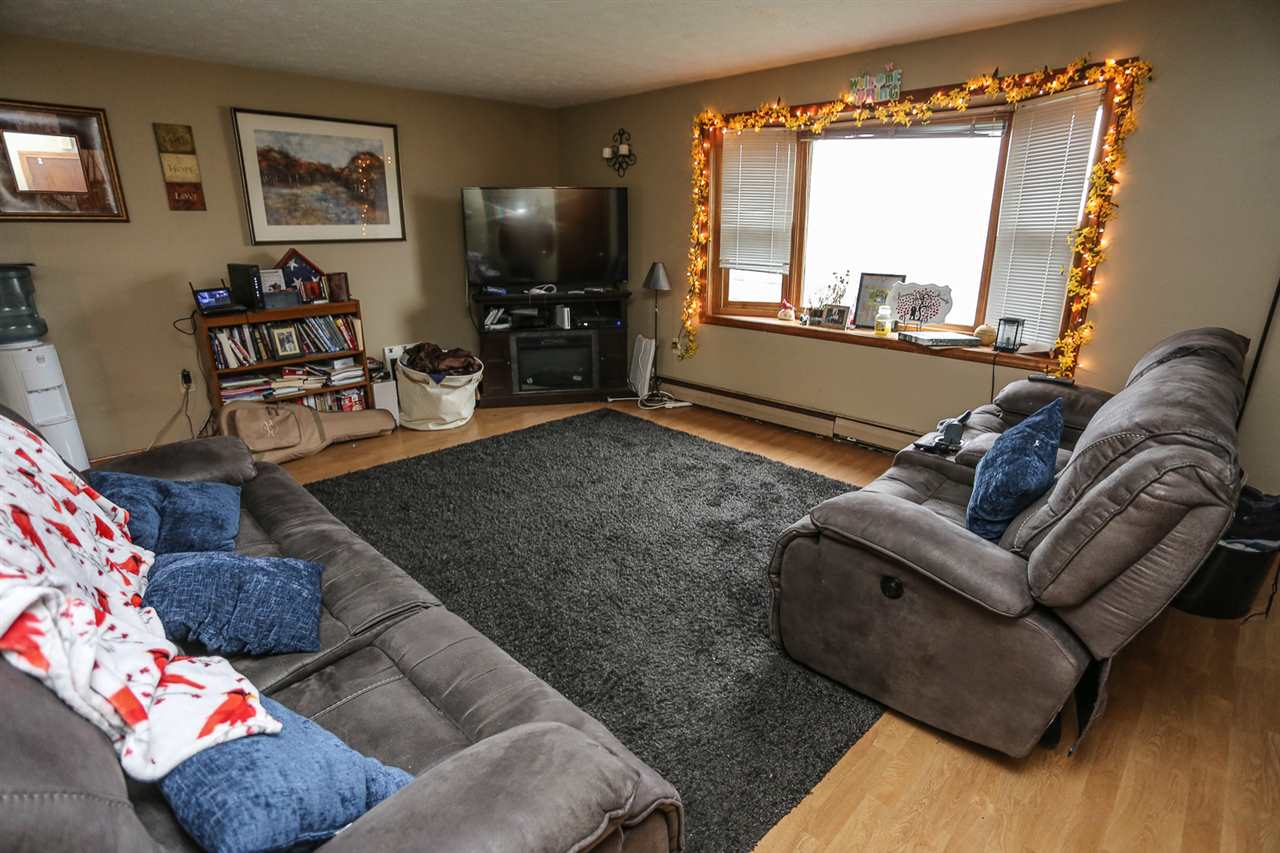 10 R Norman Drive Derry, NH 03038 - Photo 6 of 17