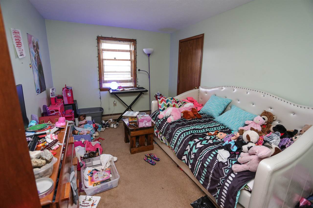 10 R Norman Drive Derry, NH 03038 - Photo 8 of 17