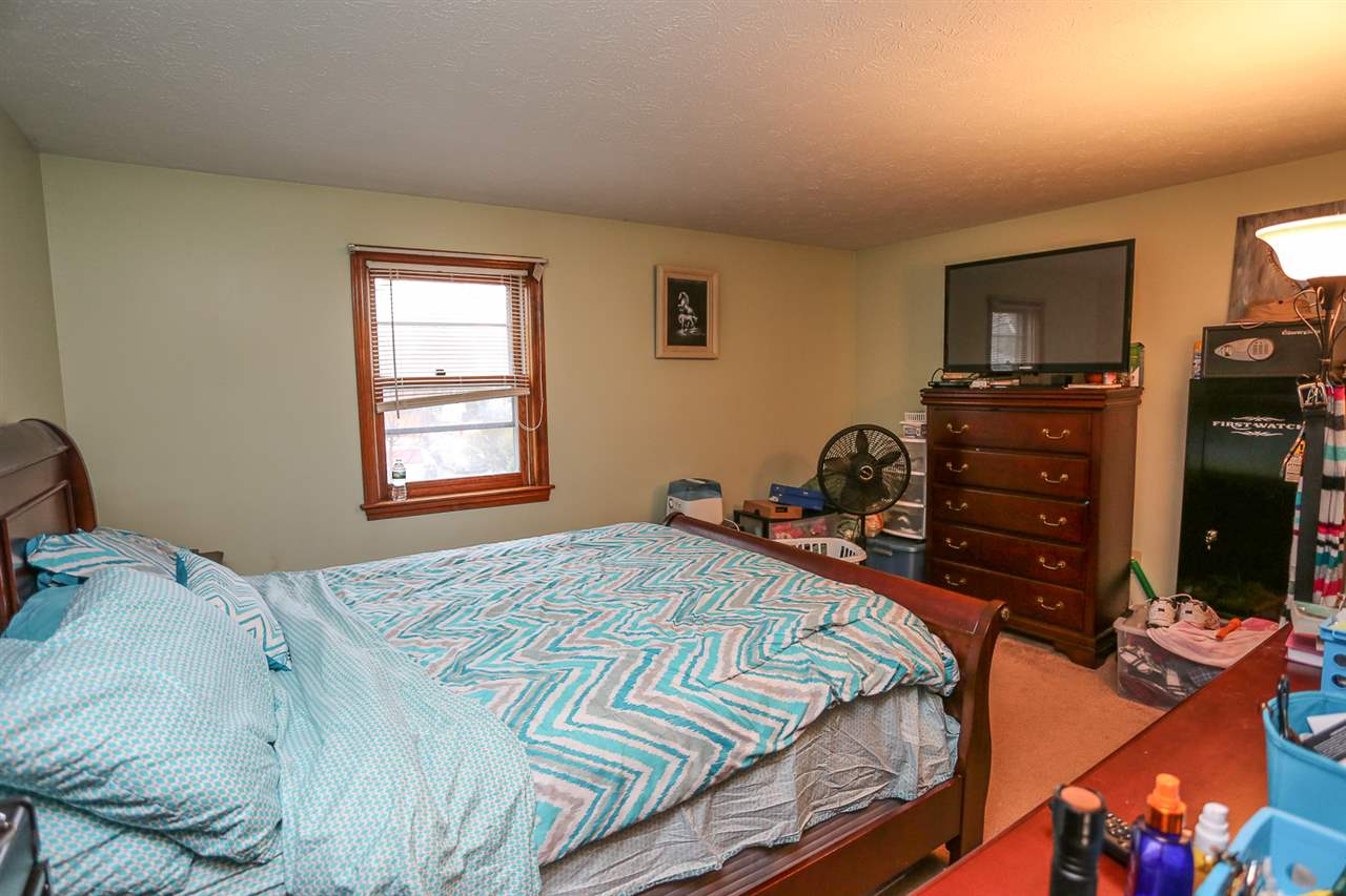 10 R Norman Drive Derry, NH 03038 - Photo 9 of 17