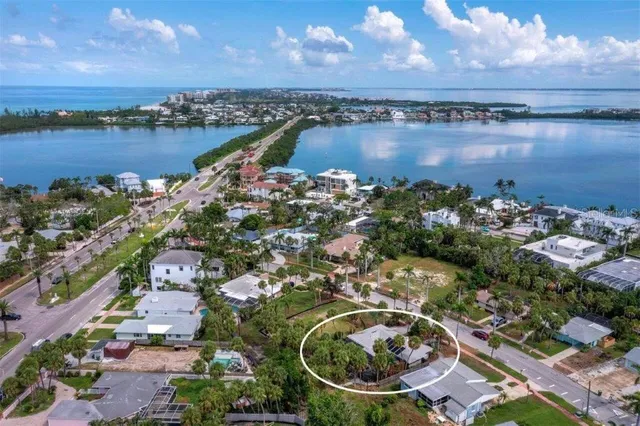 $1,297,000 | 153 North Adams Drive, Sarasota, FL 34236