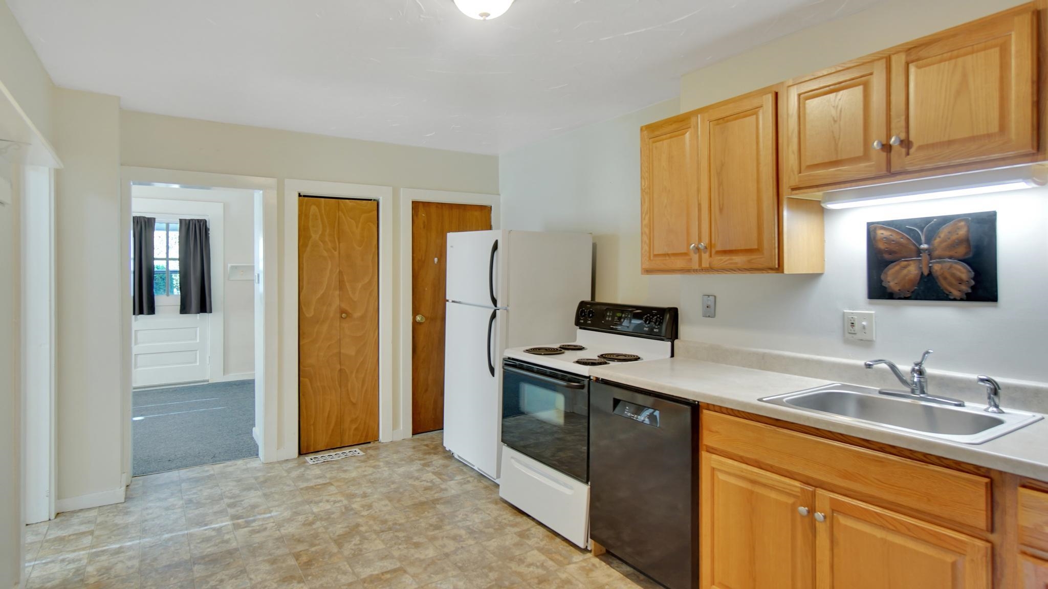 5-7 Beech Street Proctor, VT 05765 - Photo 7 of 34