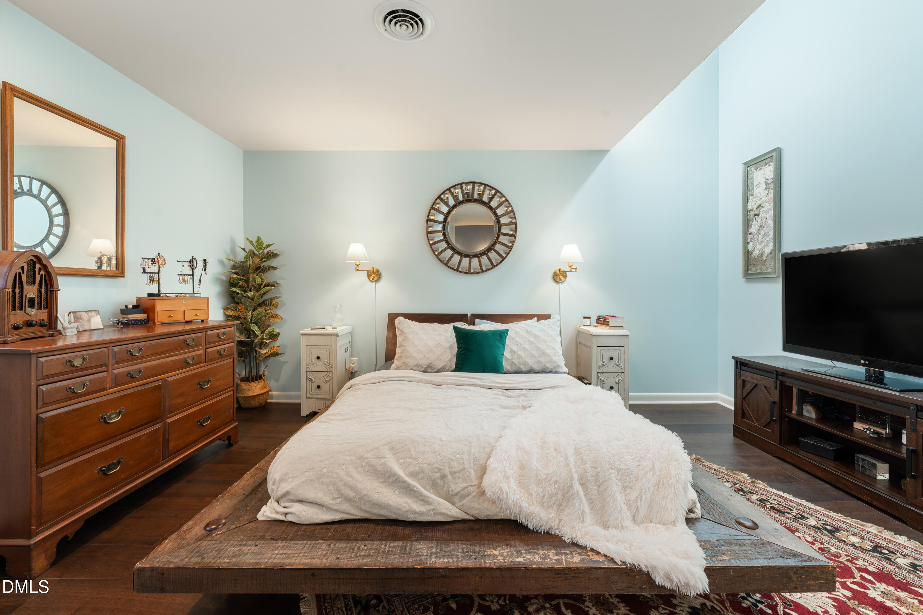 2901 Debra Drive Raleigh, NC 27607 - Photo 13 of 25 _CAG1794