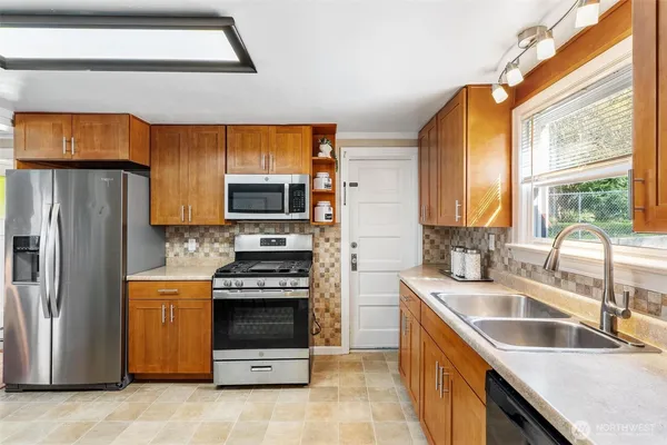 $860,000 | 12700 37th Avenue Northeast, Seattle, WA 98125