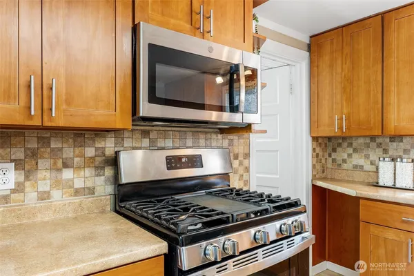 $860,000 | 12700 37th Avenue Northeast, Seattle, WA 98125