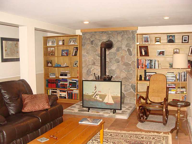 59 Tupelo Road South Kingstown, RI 02879 - Photo 17 of 25 Living Room.