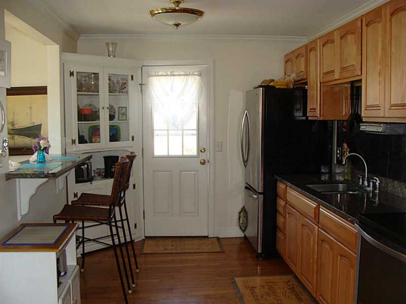 59 Tupelo Road South Kingstown, RI 02879 - Photo 4 of 25 Kitchen.