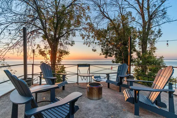 $1,250,000 | N6633 Harrison Road, Hilbert, WI 54129