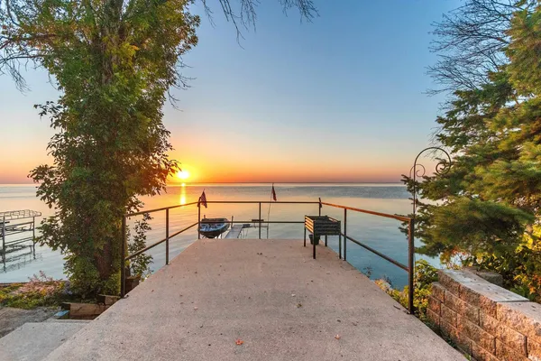 $1,250,000 | N6633 Harrison Road, Hilbert, WI 54129