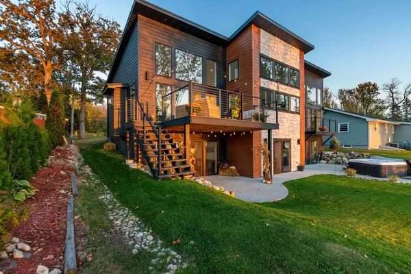 $1,250,000 | N6633 Harrison Road, Hilbert, WI 54129