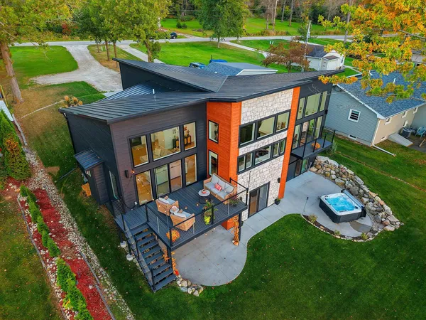 $1,250,000 | N6633 Harrison Road, Hilbert, WI 54129