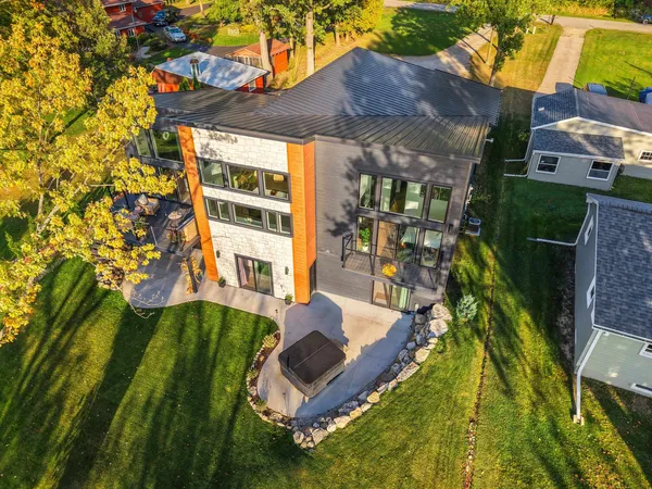 $1,250,000 | N6633 Harrison Road, Hilbert, WI 54129