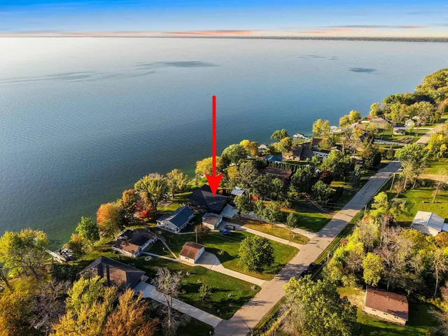 $1,300,000 | N6633 Harrison Road, Hilbert, WI 54129