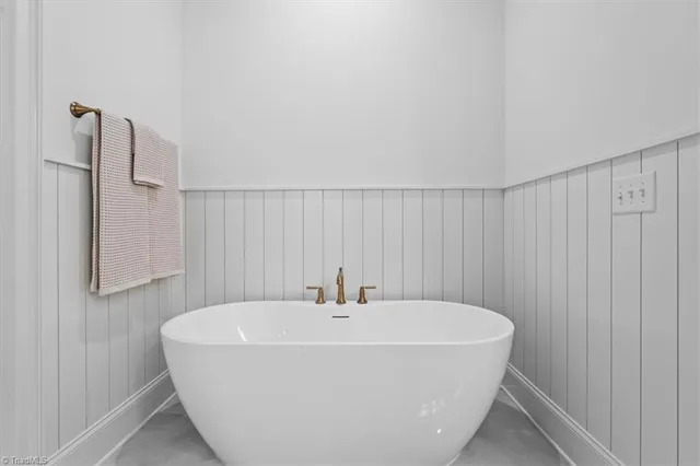 $1,250,000 | 7792 Polar Drive, Oak Ridge, NC 27310