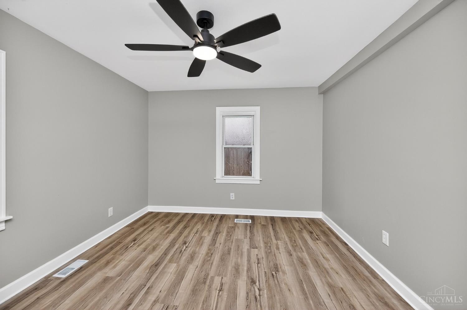 2804 Yankee Road Middletown, OH 45044 - Photo 5 of 37