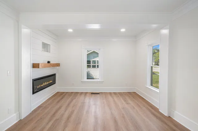 $369,900 | 319 North Rowe Street, Ludington, MI 49431