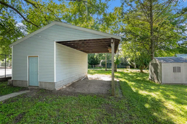 $369,900 | 319 North Rowe Street, Ludington, MI 49431