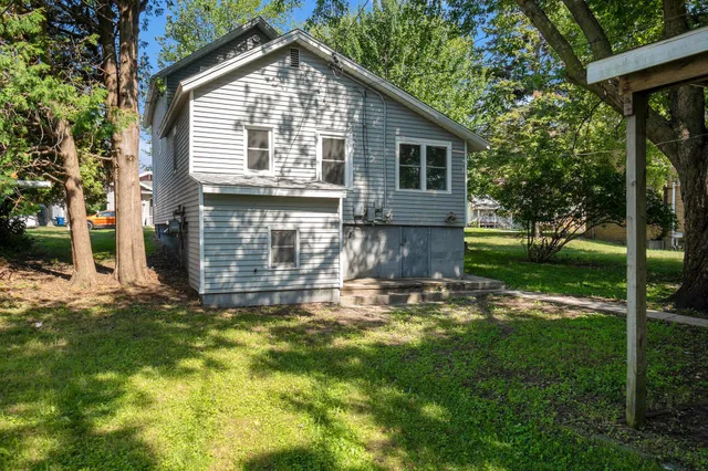 $369,900 | 319 North Rowe Street, Ludington, MI 49431