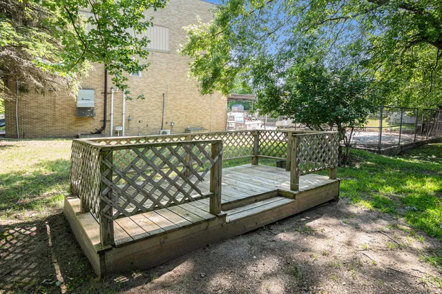 $369,900 | 319 North Rowe Street, Ludington, MI 49431