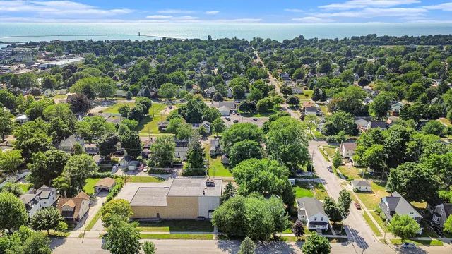 $369,900 | 319 North Rowe Street, Ludington, MI 49431