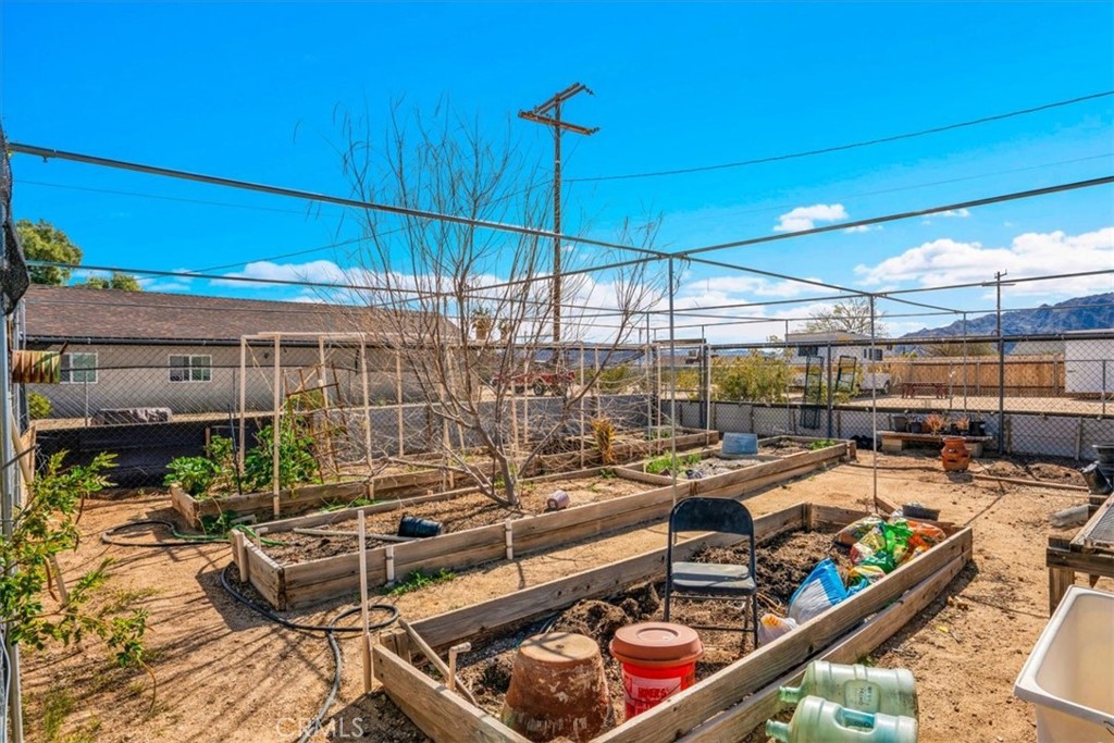 72775 2 Mile Road Twentynine Palms, CA 92277 - Photo 41 of 55 a view of a patio with furniture